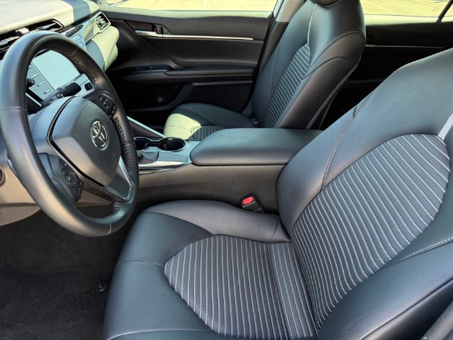 Used 2020 Toyota Camry SE FWD image 13
