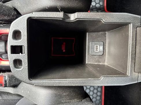 Used 2017 Jeep Renegade Trailhawk image 24