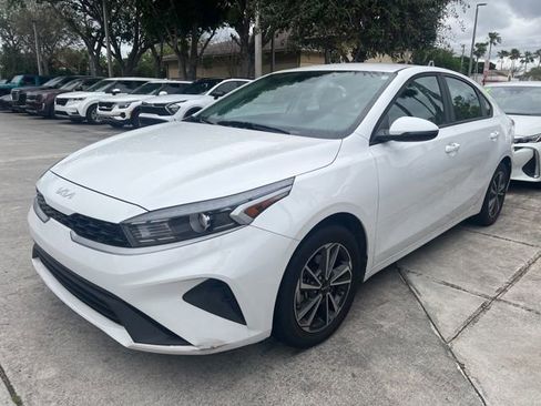 Certified 2023 Kia Forte LXS w/ LXS Technology Package image 3