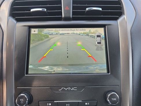 Used 2019 Ford Fusion SEL FWD image 17