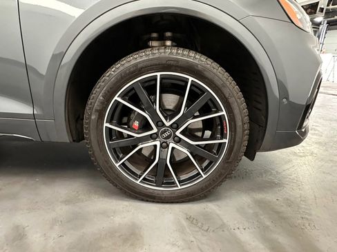 Used 2023 Audi SQ5 Prestige w/ Prestige Package image 16