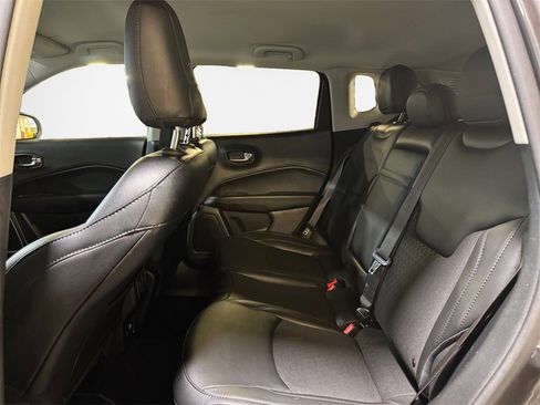 Used 2020 Jeep Compass Altitude image 24