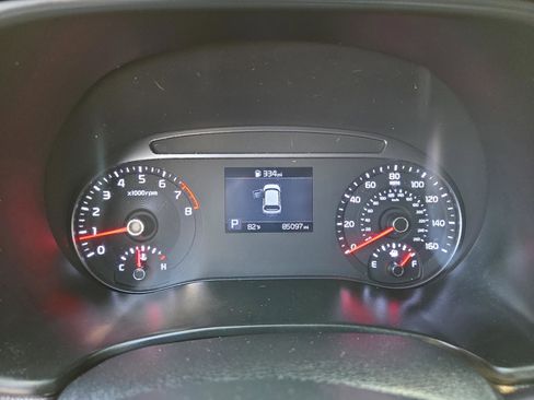 Used 2020 Kia Soul LX FWD image 12