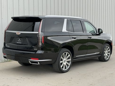 Used 2024 Cadillac Escalade Premium Luxury Platinum AWD/4WD image 4