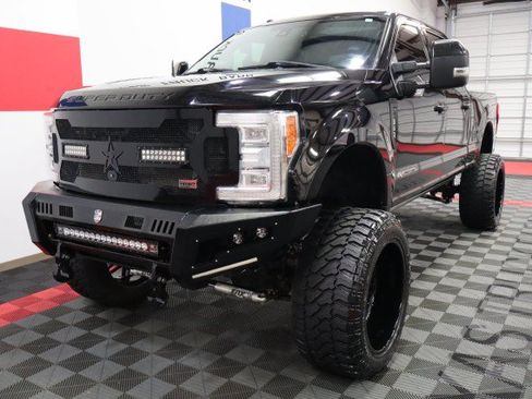 Used 2017 Ford F350 Platinum w/ Platinum Ultimate Package AWD/4WD image 3