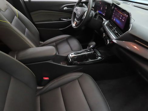 Used 2025 Chevrolet Trax ACTIV w/ Sunroof Package FWD image 25