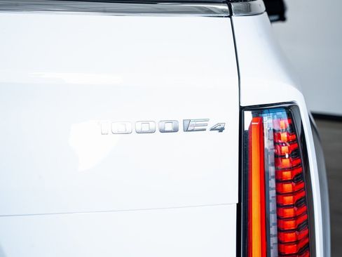 Used 2025 Cadillac Escalade IQ Luxury 2 image 31