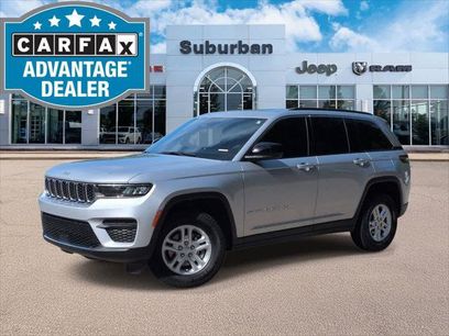 Certified 2025 Jeep Grand Cherokee Laredo w/ Luxury Tech Group I
