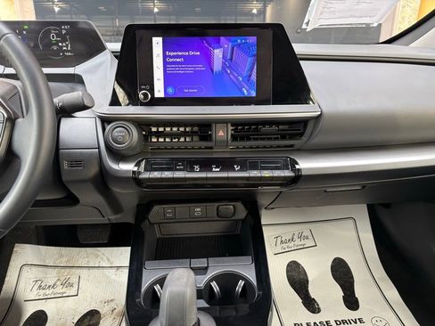 Used 2025 Toyota Prius LE image 24