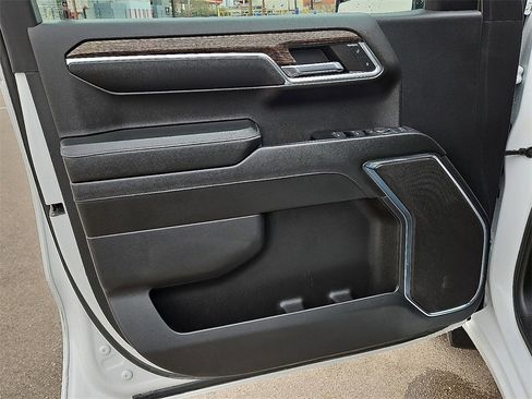 Used 2024 GMC Sierra 1500 SLE image 18