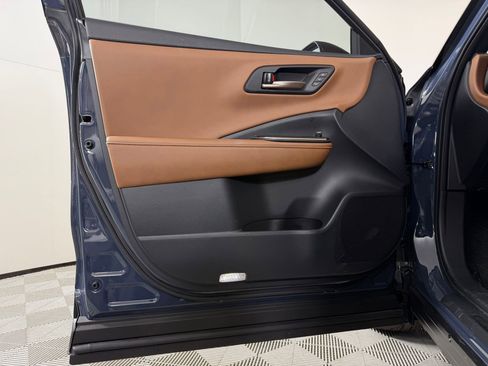 Used 2026 Toyota Crown Signia image 23