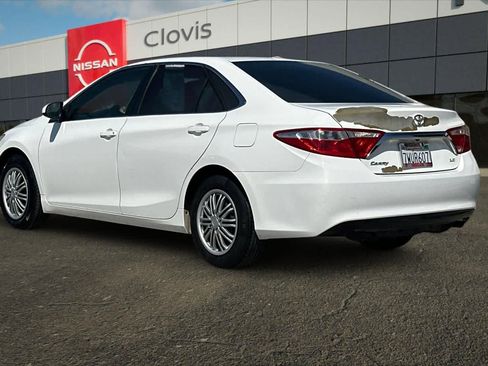 Used 2015 Toyota Camry LE image 7