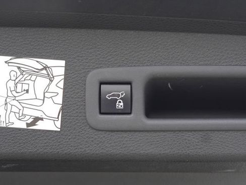 Used 2024 Toyota Sienna Limited AWD/4WD image 57