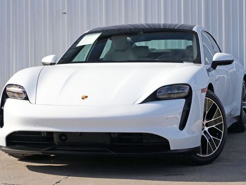 Used 2023 Porsche Taycan 4S w/ Premium Package image 3