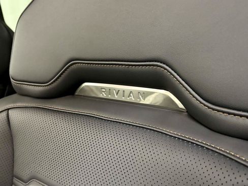 Used 2027 Rivian R2 Performance Dual AWD/4WD image 16
