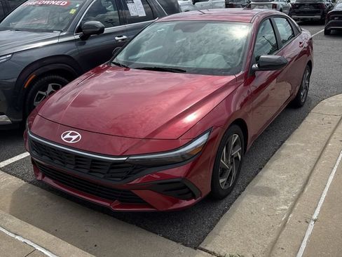 Used 2025 Hyundai Elantra Sport FWD image 7