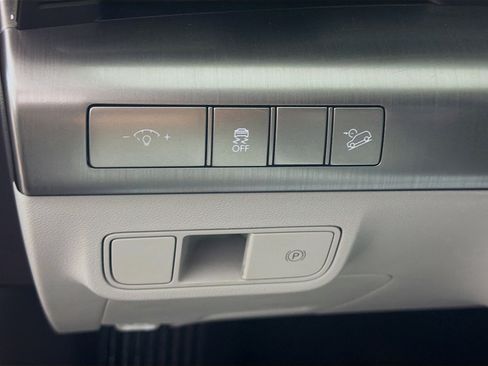 Used 2025 Hyundai Kona SEL FWD image 16
