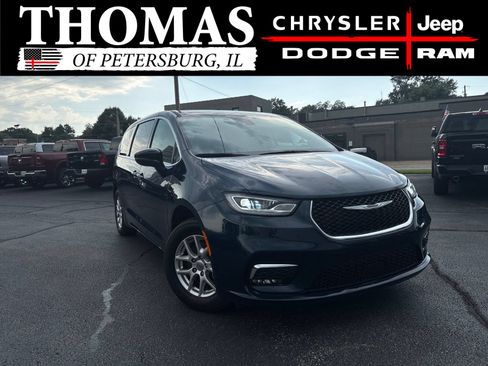 Used 2024 Chrysler Pacifica Touring-L FWD image 1