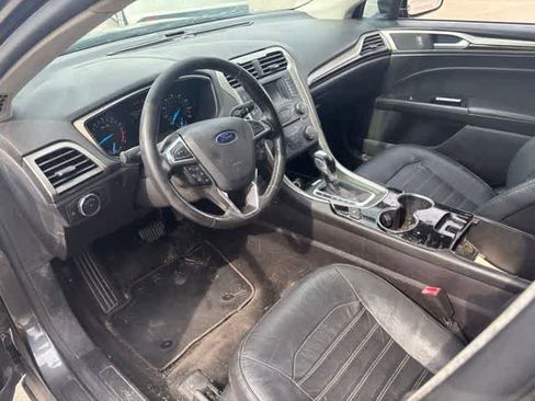 Used 2016 Ford Fusion SE w/ Equipment Group 202A FWD image 9