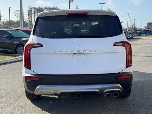 Certified 2022 Kia Telluride EX w/ Towing Package image 5