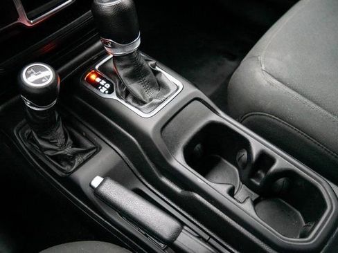 Used 2023 Jeep Wrangler Willys image 31