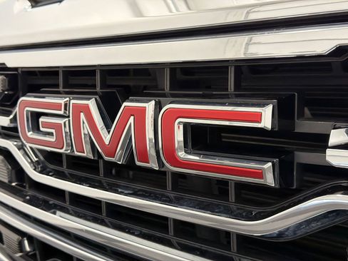 Used 2025 GMC Sierra 1500 SLT AWD/4WD image 13