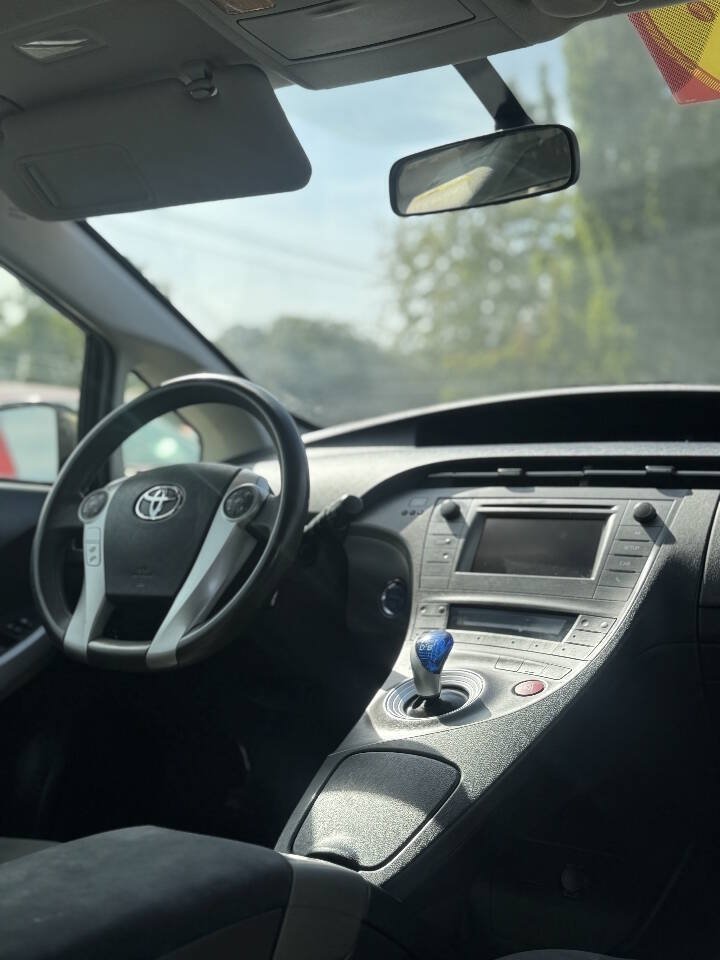 Used 2012 Toyota Prius Two FWD image 16