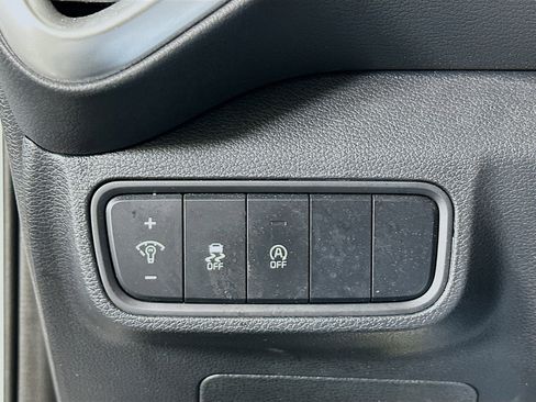 Used 2025 Kia Soul LX w/ LX Technology Package image 17