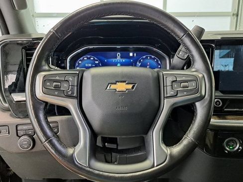 Used 2022 Chevrolet Silverado 1500 LT AWD/4WD image 10
