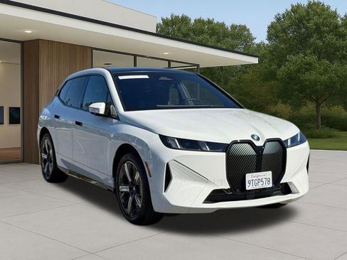 Used 2026 BMW iX xDrive45 w/ Premium Package image 6