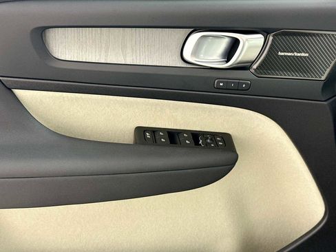 New 2026 Volvo XC40 B5 Ultra w/ Climate Package image 17