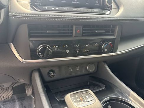 Used 2025 Nissan Rogue S FWD image 22