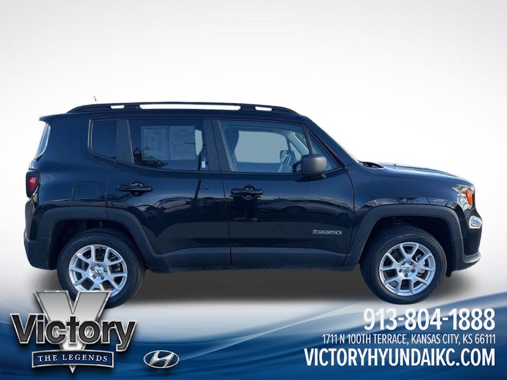 Used 2022 Jeep Renegade Latitude w/ Convenience Group AWD/4WD image 11