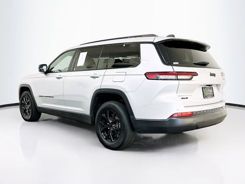 Used 2024 Jeep Grand Cherokee L Laredo image 5