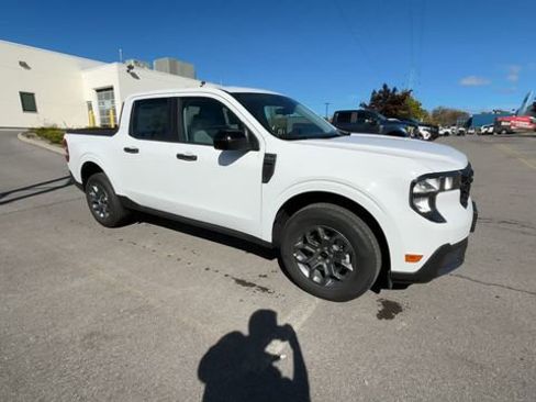 Used 2025 Ford Maverick XLT w/ XLT Luxury Package FWD image 2