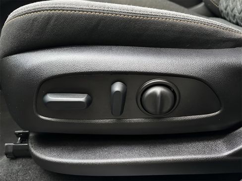 Used 2024 Chevrolet Equinox LT image 12