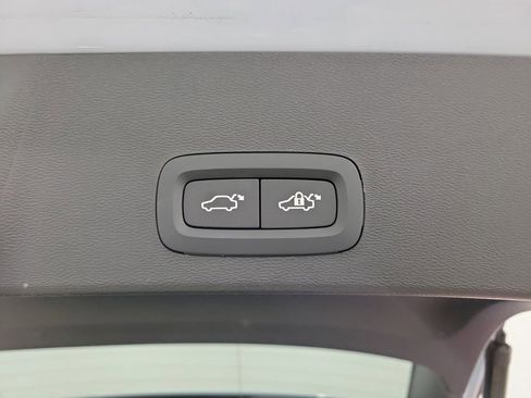 Certified 2025 Volvo XC40 B5 Plus image 11