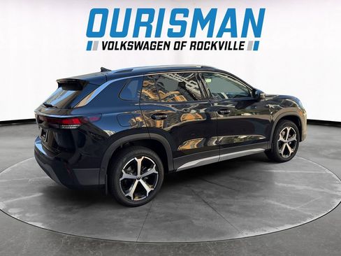 New 2025 Volkswagen Tiguan SE image 6