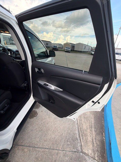 Used 2020 Dodge Journey SE FWD image 11
