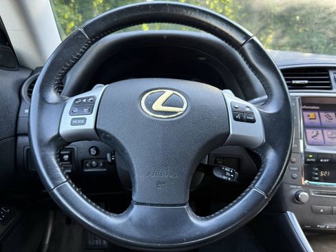 Used 2013 Lexus IS 250C w/ Luxury Pkg RWD image 27