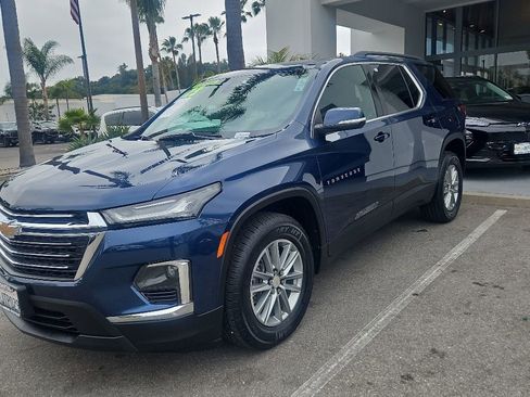 Used 2023 Chevrolet Traverse LT FWD image 3