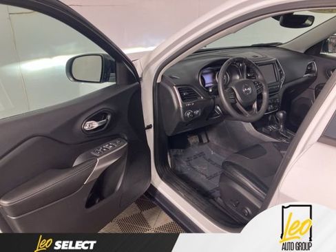Used 2022 Jeep Cherokee Latitude Lux FWD image 11
