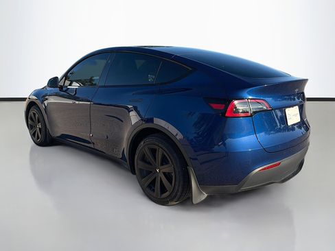 Used 2023 Tesla Model Y Long Range image 3