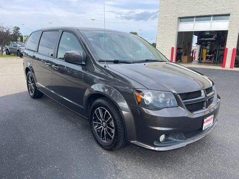 Used 2019 Dodge Grand Caravan GT FWD image 2