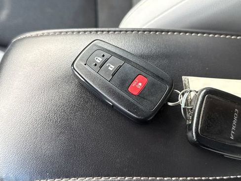 Used 2021 Toyota Corolla XSE w/ Carpet Mat Package (TMS) FWD image 5