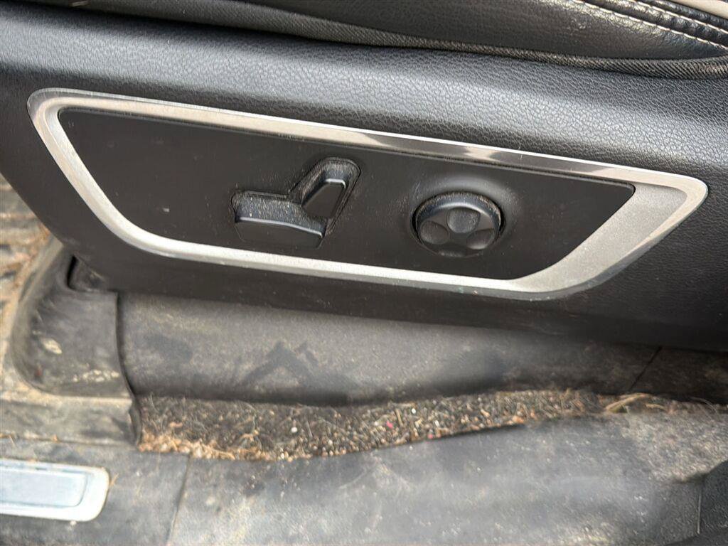 Used 2019 RAM 1500 Laramie w/ Sport Appearance Package AWD/4WD image 11