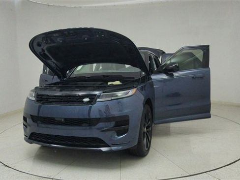 Used 2025 Land Rover Range Rover Sport Dynamic SE image 73