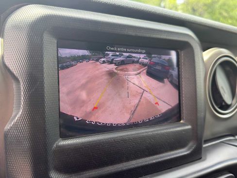Used 2020 Jeep Wrangler Unlimited Sport AWD/4WD image 15