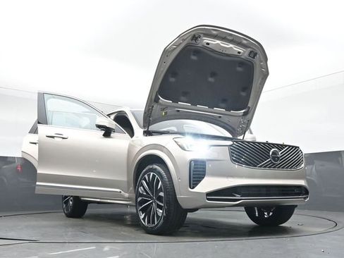 New 2026 Volvo XC90 T8 Plus w/ Protection Package Premier AWD/4WD image 57