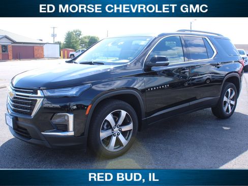 Used 2023 Chevrolet Traverse LT w/ LT Premium Package AWD/4WD image 4